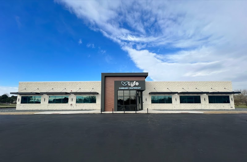 319 SW HIGGINS AVE storefront